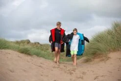 Dryrobe Advance Kids Long Sleeve BLACK BLUE - RECYCLED -Outdoor Tent Shop KIDS BEACH DRYROBE 050 2024x2024 e0a6ab22 aa1e 41da ae76 3de2d6fc0fc8