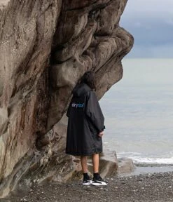 Dryrobe Advance Kids Long Sleeve BLACK BLUE - RECYCLED -Outdoor Tent Shop LS Black Blue Kids 3 2024x2024 067c431d 9d12 4d4d a5e1 8c08bd7cd980