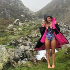 Dryrobe Advance Long Sleeve BLACK PINK - RECYCLED -Outdoor Tent Shop LS BP Rachel 2024x2024 ec8688b4 e3e0 412c b9a1 71c5f4e0083a