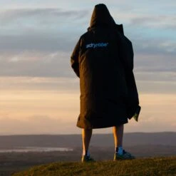 Dryrobe Advance Long Sleeve BLACK BLUE - RECYCLED -Outdoor Tent Shop dryrobe LS BB 26 2024x2024 cf20035e 9e2d 47c1 a3db 5358bc8642f4