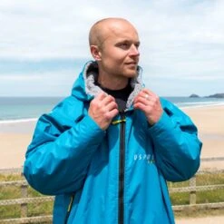 Osprey Unisex Changing Robe Teal 12 Osprey Unisex Changing Robe Teal -Outdoor Tent Shop su4052 56 changing robe lifestyle 1